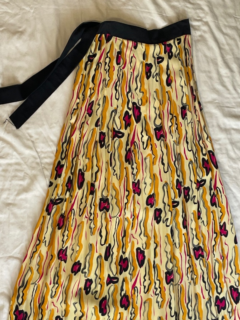 Nicole Miller Bold Art Pattern Pleated Maxi Skirt